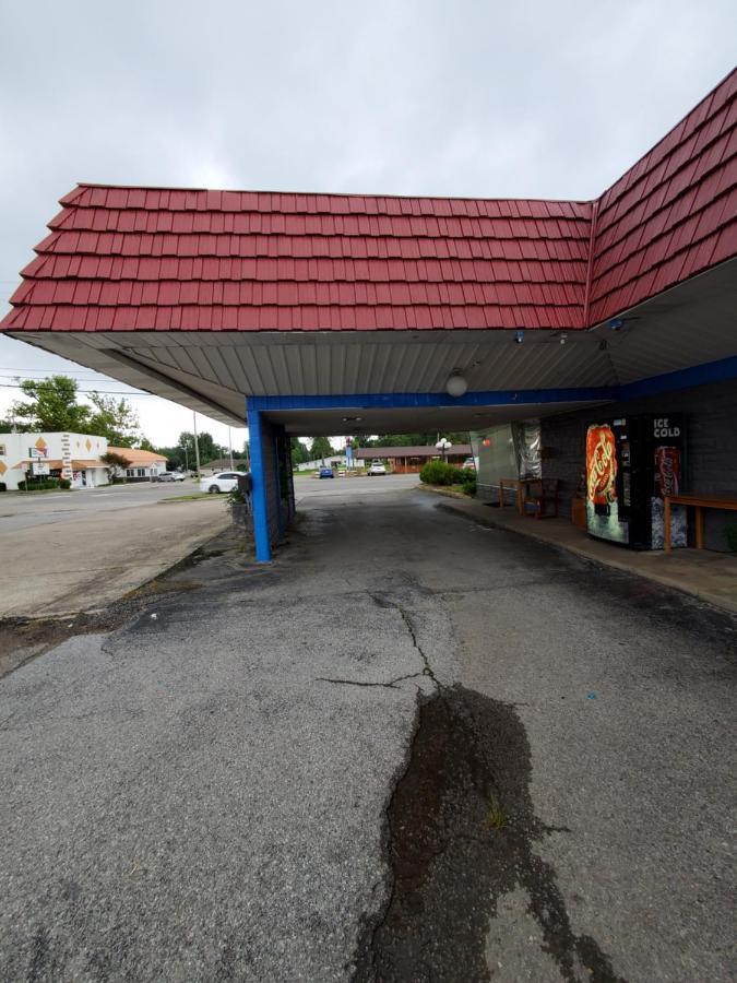 Gray Plaza Motel West Frankfort Kültér fotó