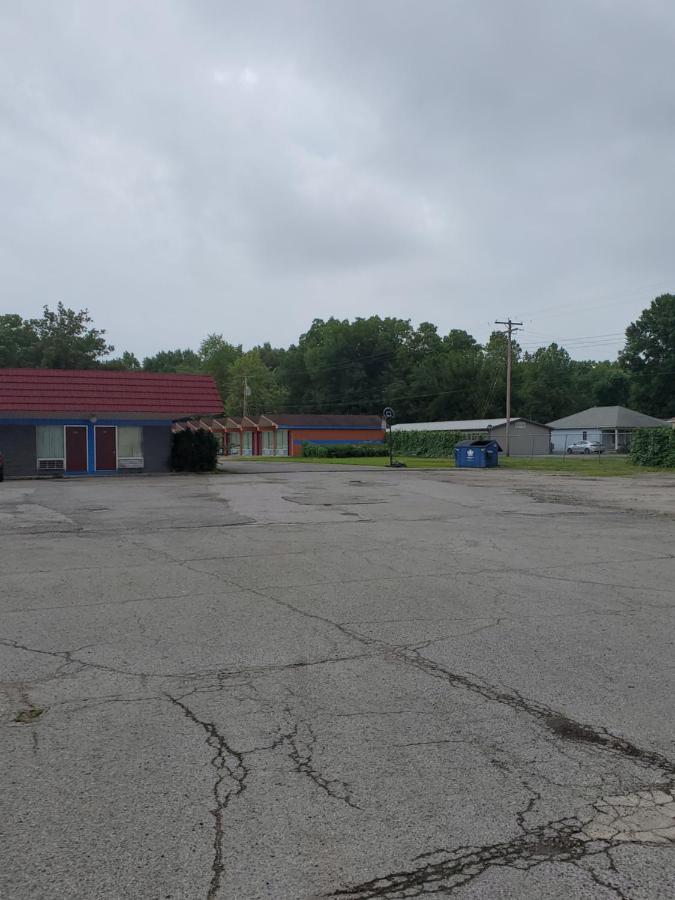Gray Plaza Motel West Frankfort Kültér fotó