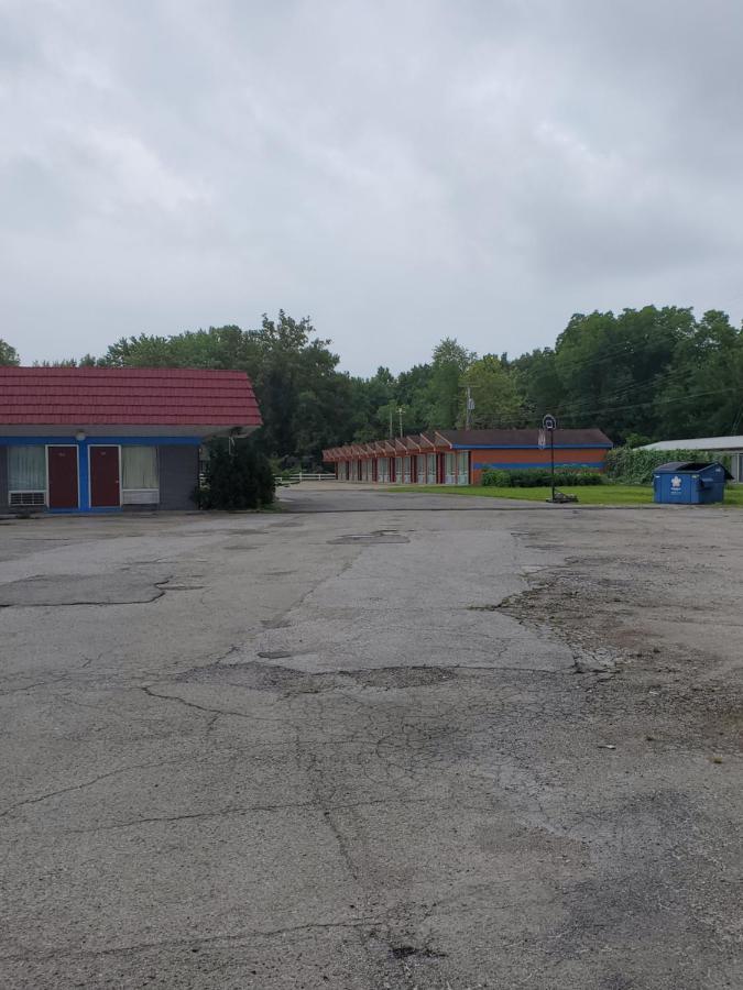 Gray Plaza Motel West Frankfort Kültér fotó