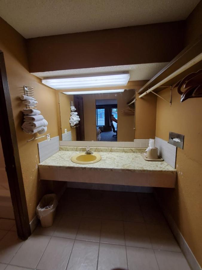 Gray Plaza Motel West Frankfort Kültér fotó