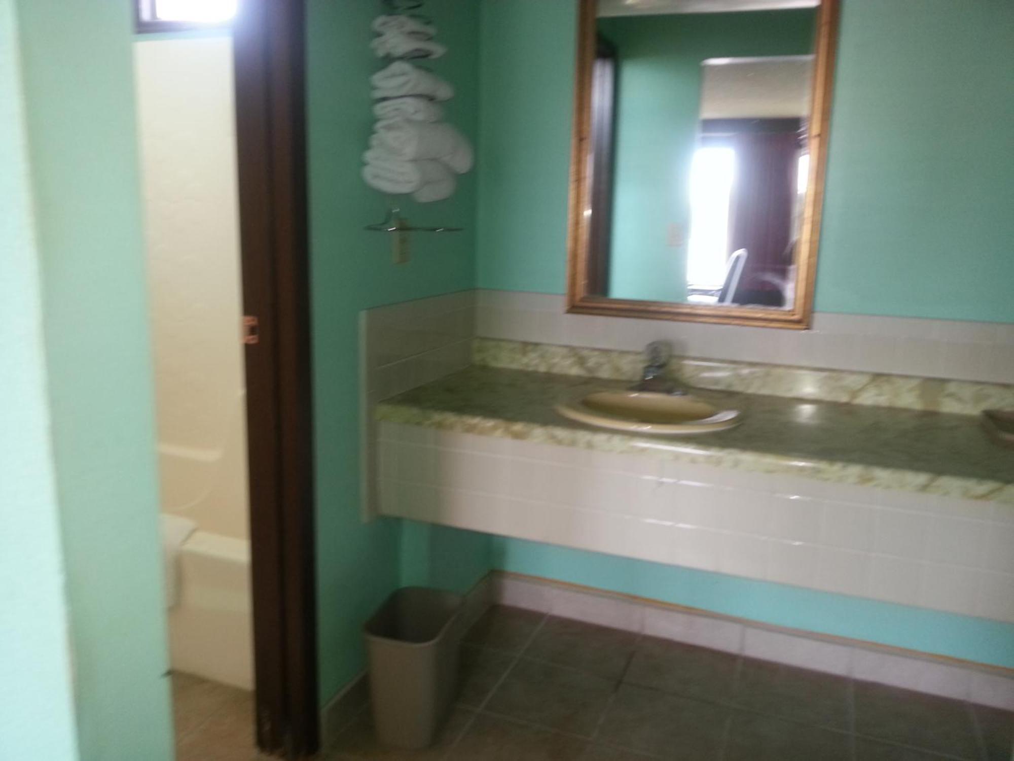 Gray Plaza Motel West Frankfort Kültér fotó